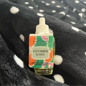 5/20$    Bath & Body Works wallflower